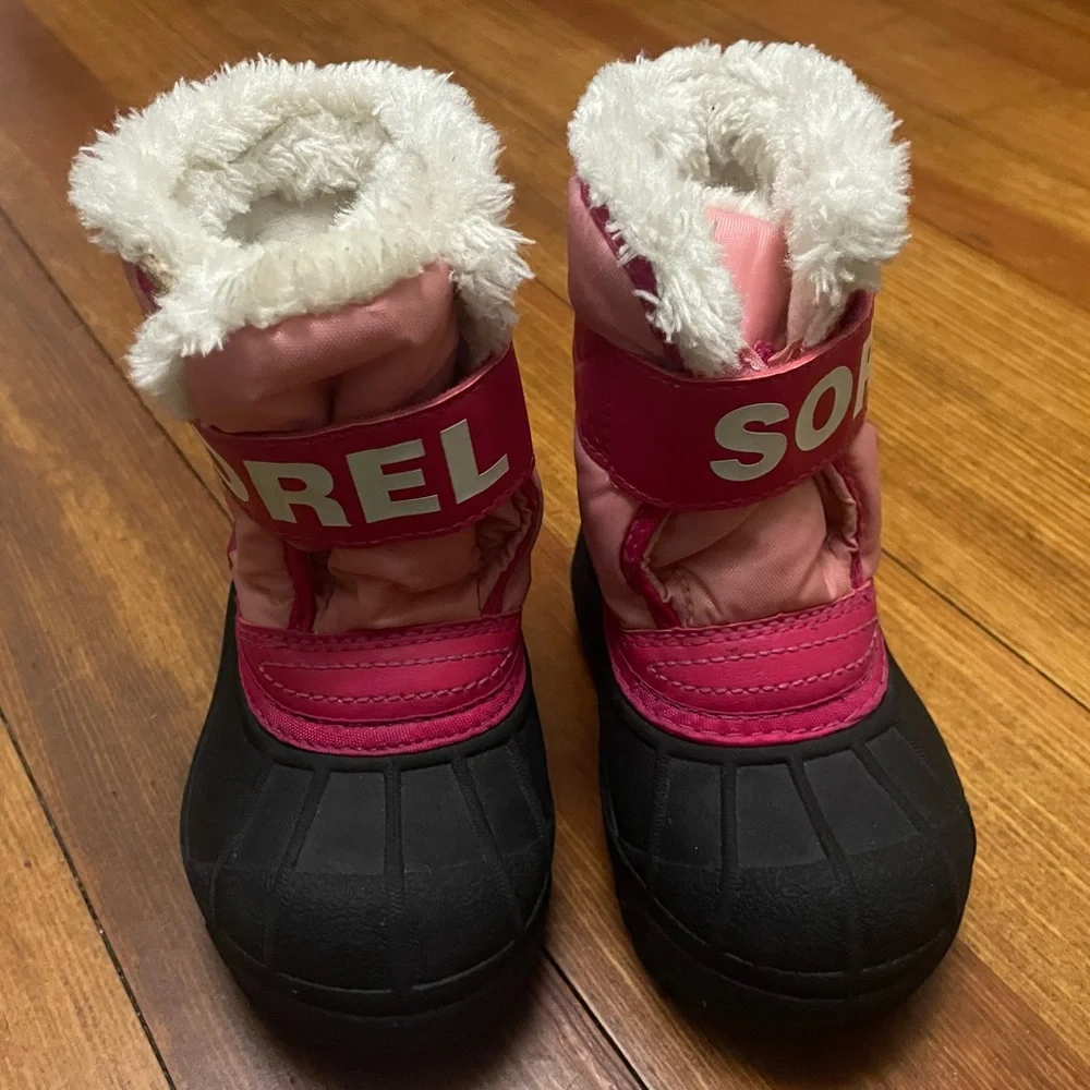 Sorel Pink and Black Toddler Snow Boots with Faux Fur Size 6